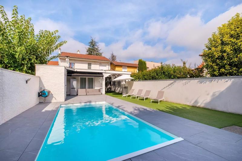 Maison - 150 m² - 6 pièces