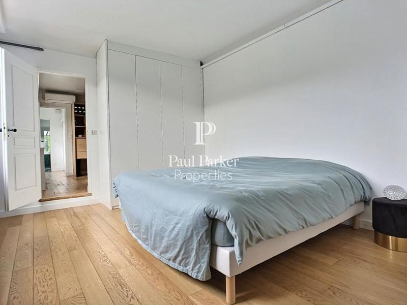 Maison - 230 m² - 6 pièces