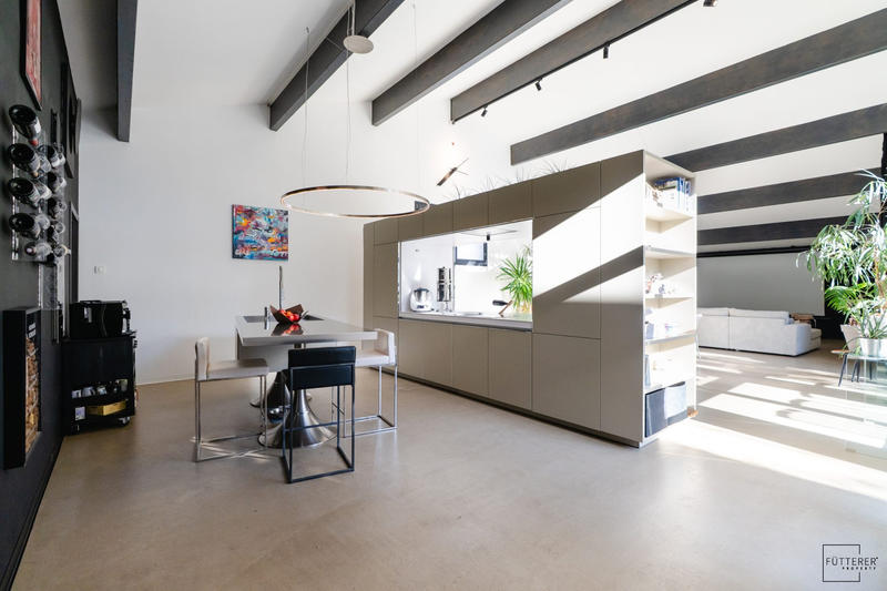 Maison contemporaine - 350 m² - 9 pièces