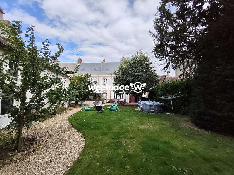 Maison - 300 m² - 10 pièces