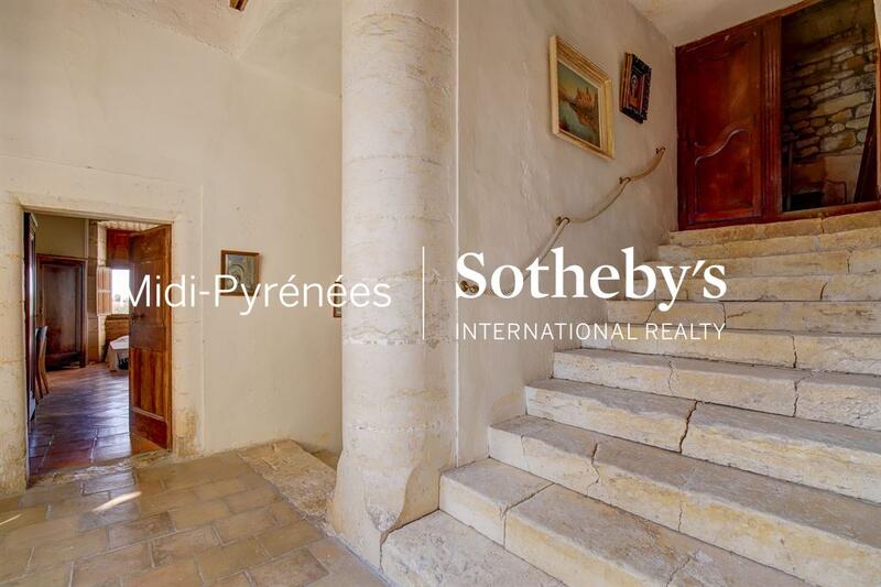 Château - 470 m² - 12 pièces