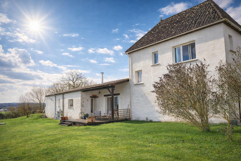 Maison - 216 m² - 7 pièces