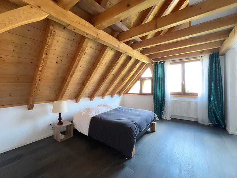 Maison - 240 m² - 9 pièces