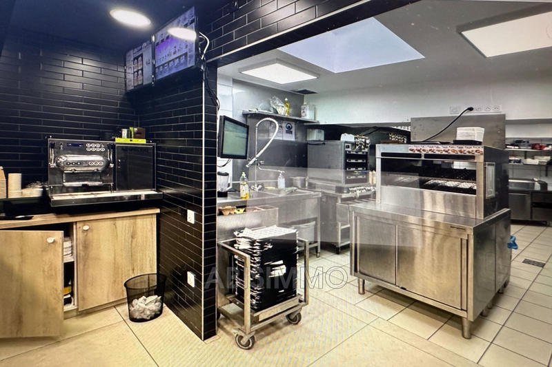 Fonds de commerce - Magasins - 127 m²