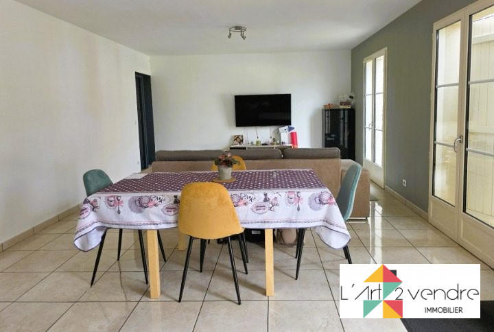 Maison traditionnelle - 148 m² - 6 pièces