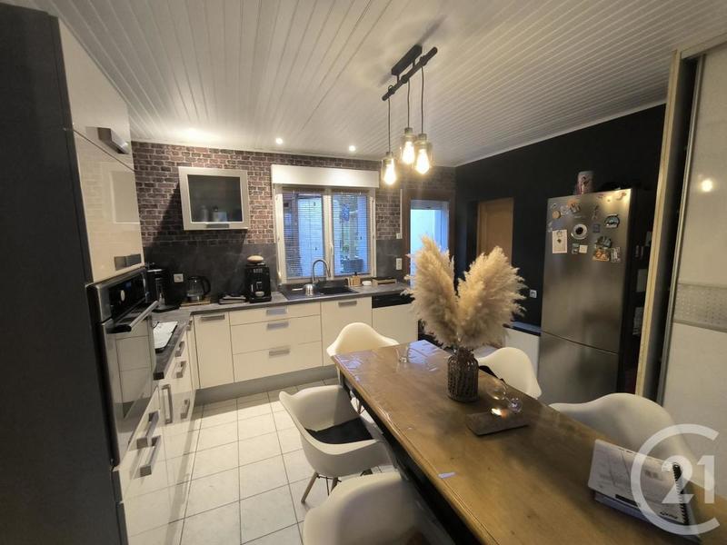 Maison - 140 m² - 7 pièces