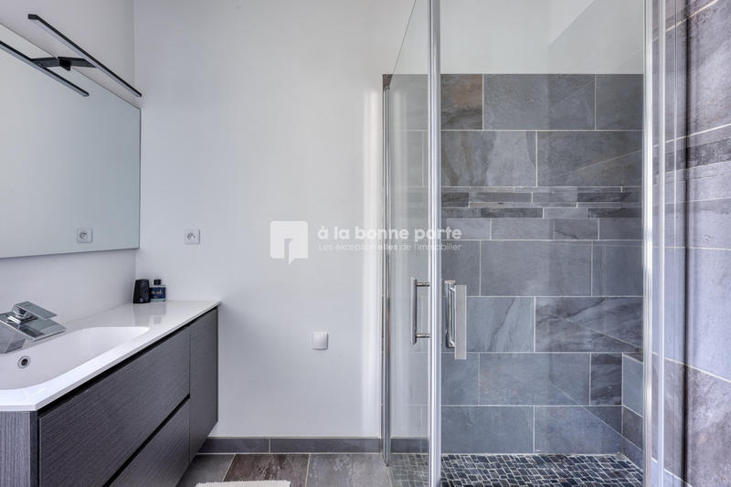 Maison contemporaine - 150 m² - 4 pièces