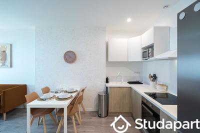 Chambre - 11 m² - 1 pièce