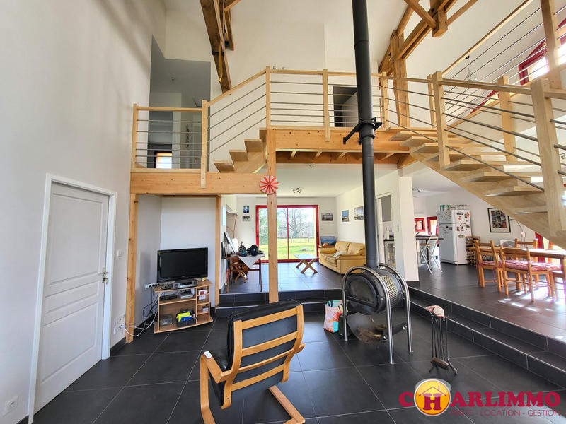 Maison - 262 m² - 7 pièces