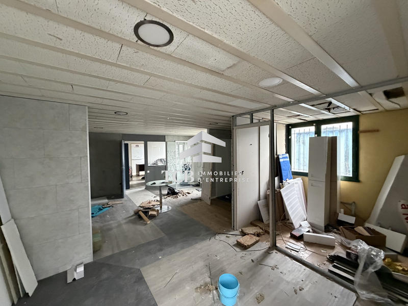 Local d'activités - 556 m²