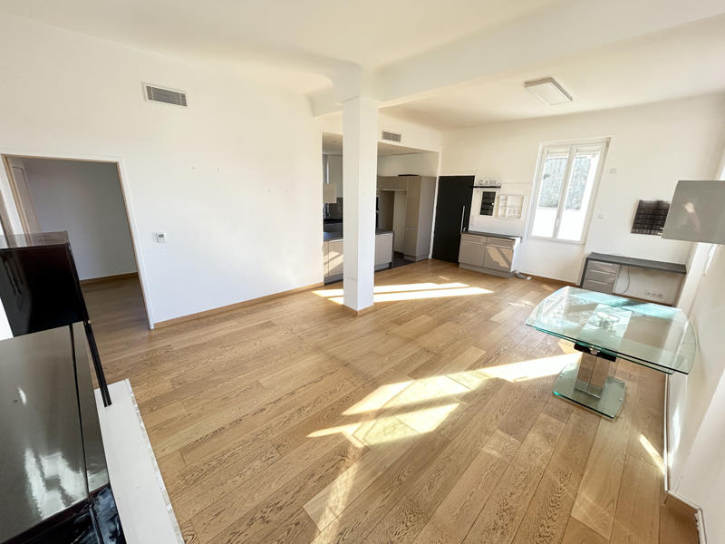 Appartement - 82 m² - 3 pièces