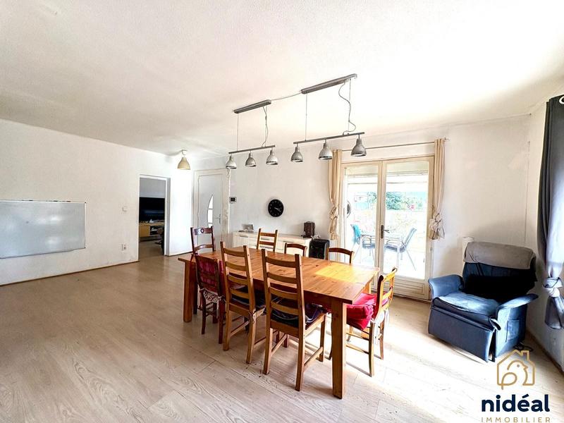 Maison - 180 m² - 8 pièces