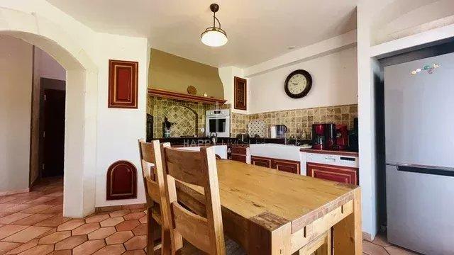 Maison de campagne - 200 m² - 5 pièces