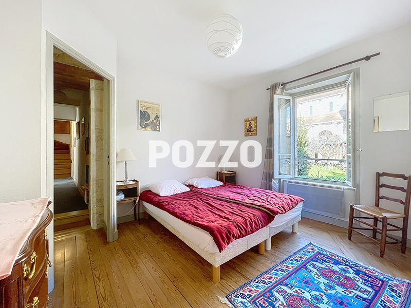 Maison - 298 m² - 12 pièces