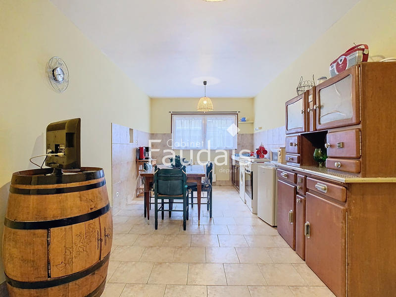 Maison - 248 m² - 10 pièces