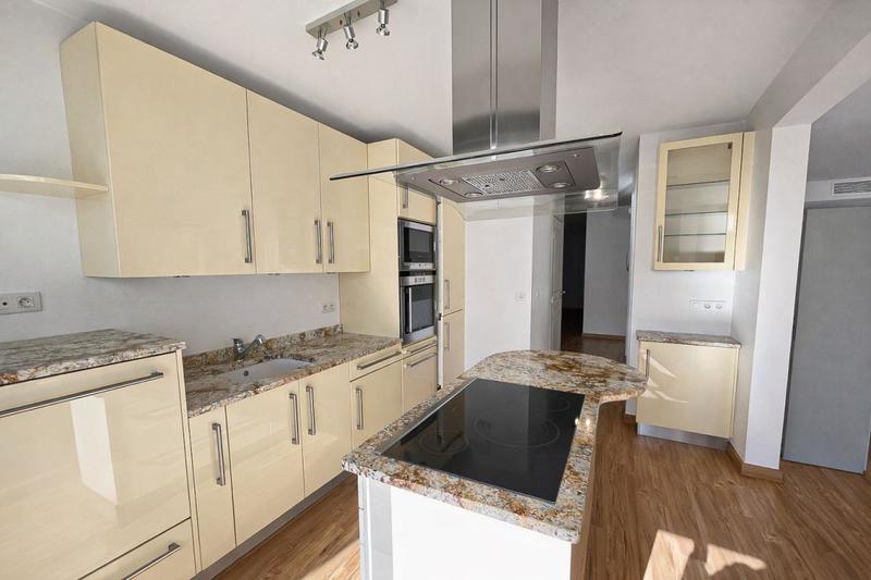 Appartement - 147 m² - 5 pièces