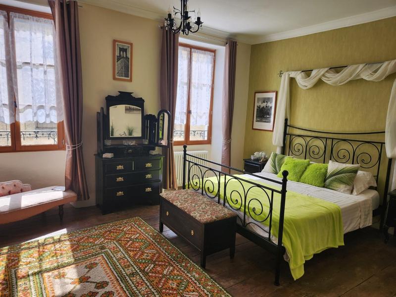 Maison - 446 m² - 13 pièces