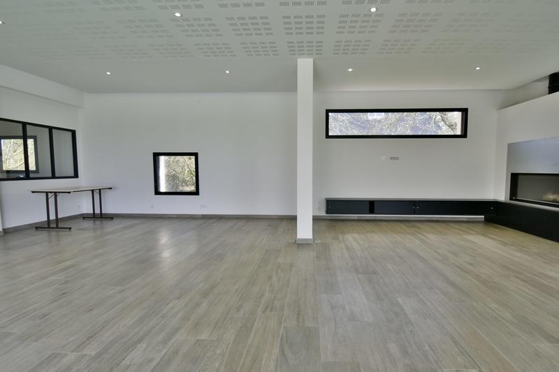 Maison contemporaine - 285 m² - 7 pièces