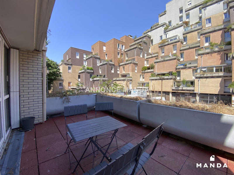 Chambre - 9 m² - 5 pièces