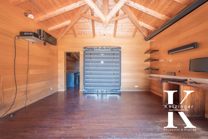 Villa - 256 m² - 6 pièces