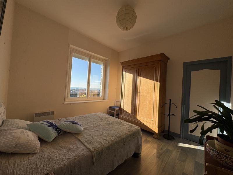 Appartement - 94 m² - 5 pièces