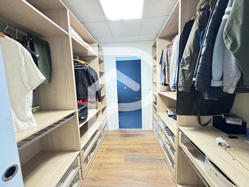 Maison - 183 m² - 6 pièces