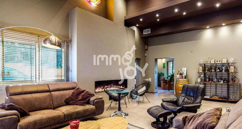 Villa - 268 m² - 7 pièces