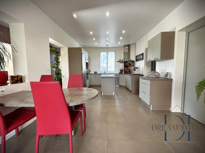 Maison - 162 m² - 5 pièces