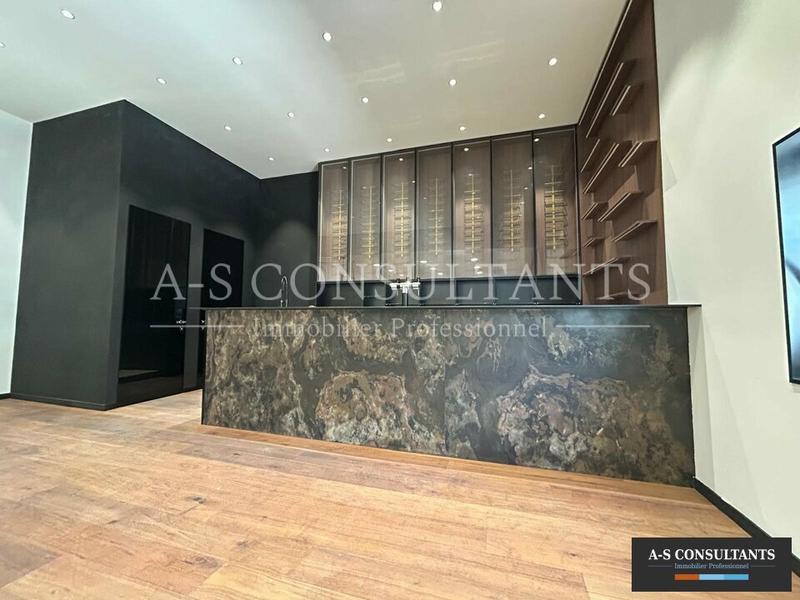 Local d'activité / Entrepôt - 290 m²