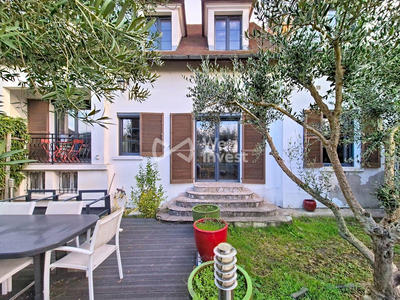 Maison - 140 m² - 6 pièces