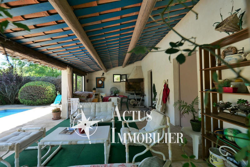 Maison - 210 m² - 7 pièces