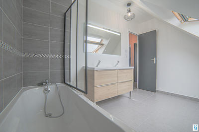 Maison - 101 m² - 5 pièces