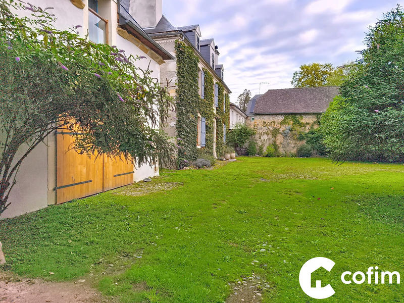 Maison - 343 m² - 10 pièces