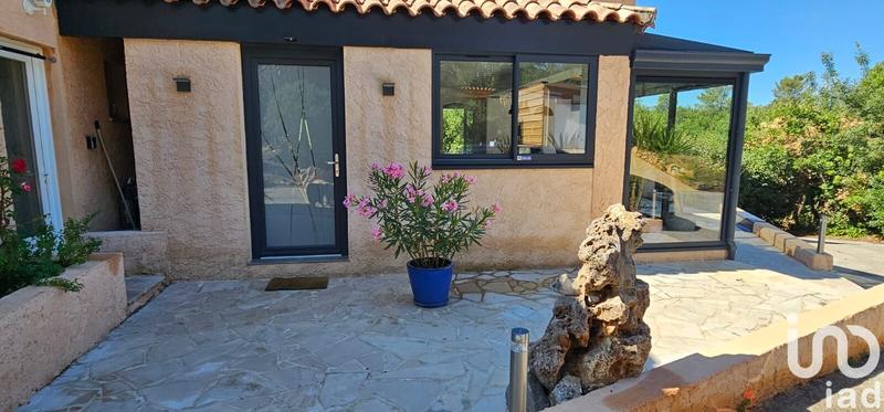 Maison - 242 m² - 8 pièces