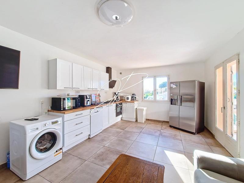 Maison - 189 m² - 8 pièces