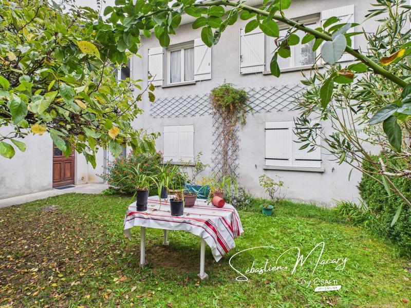 Maison - 170 m² - 7 pièces