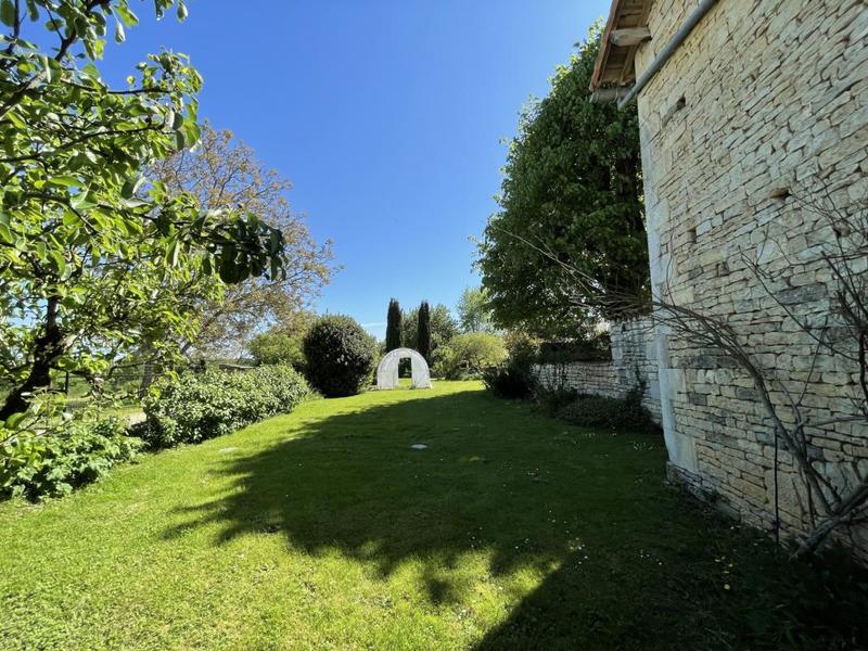 Maison en pierre - 122 m² - 4 pièces