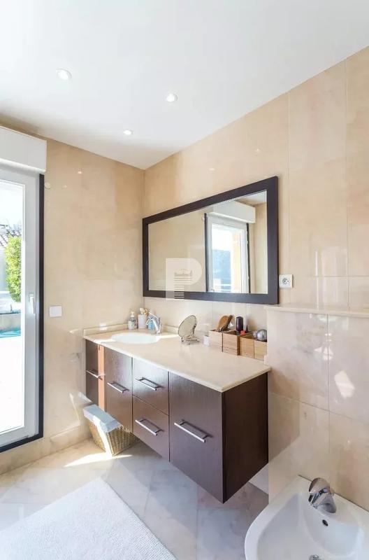 Appartement - 108 m² - 3 pièces