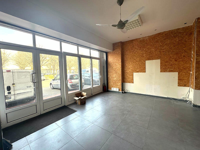 Local commercial - 69 m² - 6 pièces