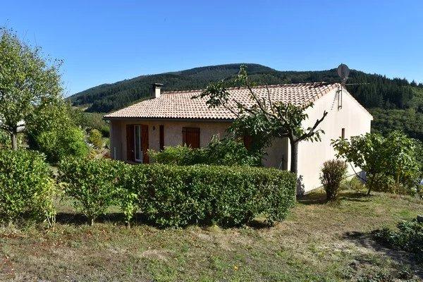 Maison - 270 m² - 12 pièces