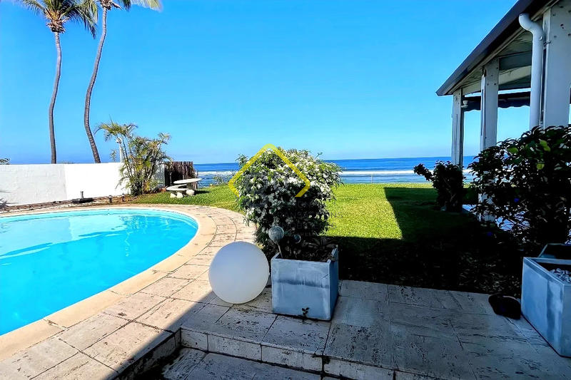 Maison - 240 m² - 8 pièces