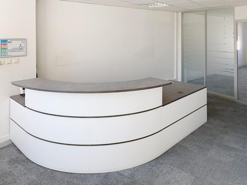 Local d'activité / Entrepôt - 348 m² - 14 pièces