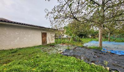 Terrain constructible - 592 m²