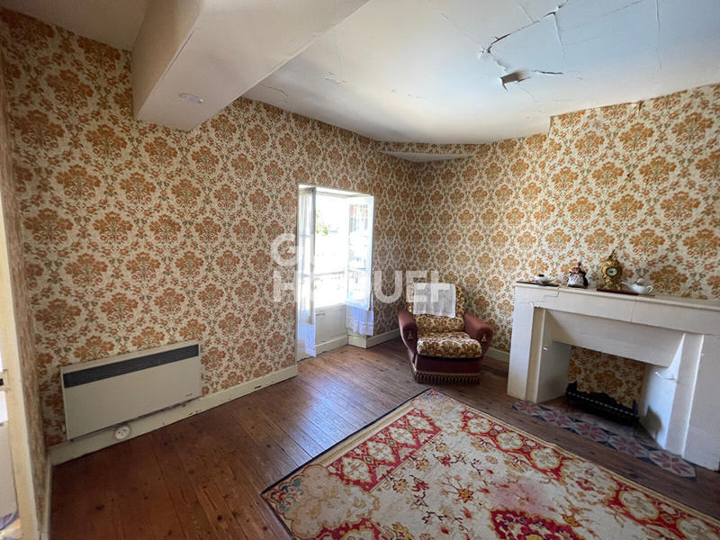 Maison - 235 m² - 10 pièces