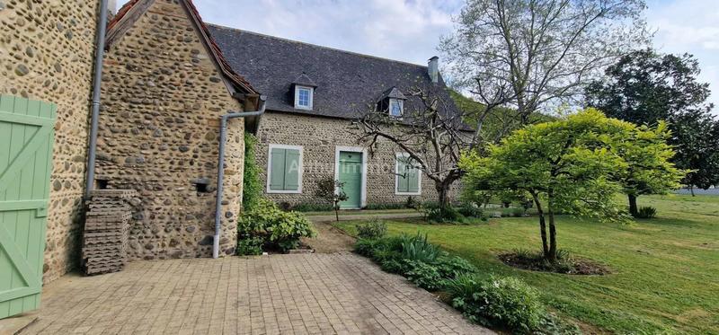 Maison - 244 m² - 6 pièces