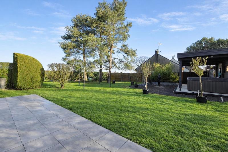 Maison - 137 m² - 6 pièces