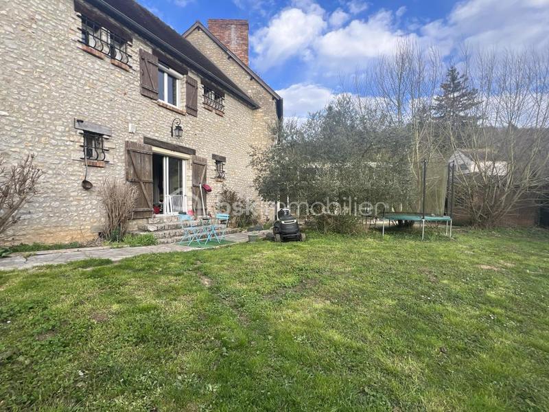 Maison - 205 m² - 7 pièces