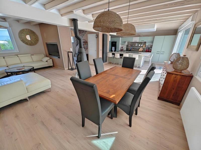 Maison - 265 m² - 12 pièces