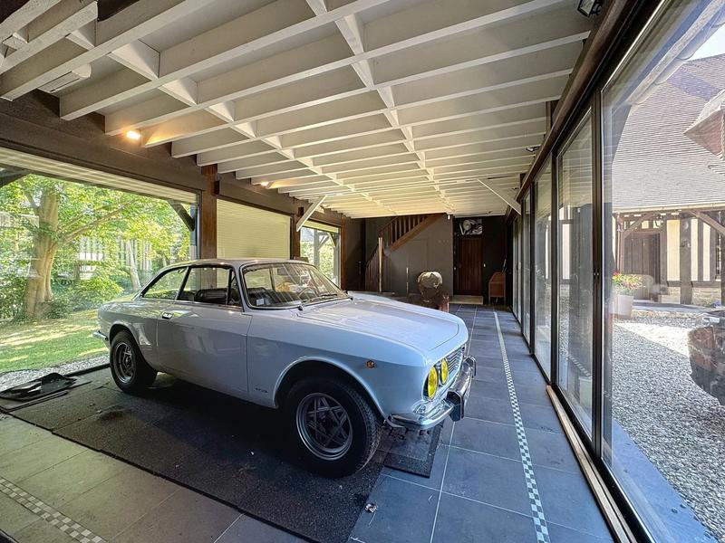 Maison - 238 m² - 9 pièces