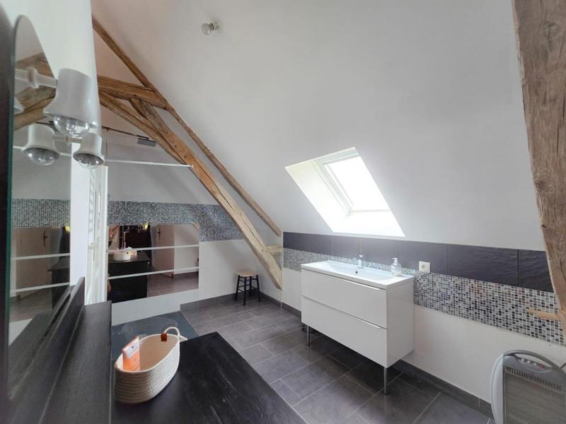 Maison - 220 m² - 5 pièces